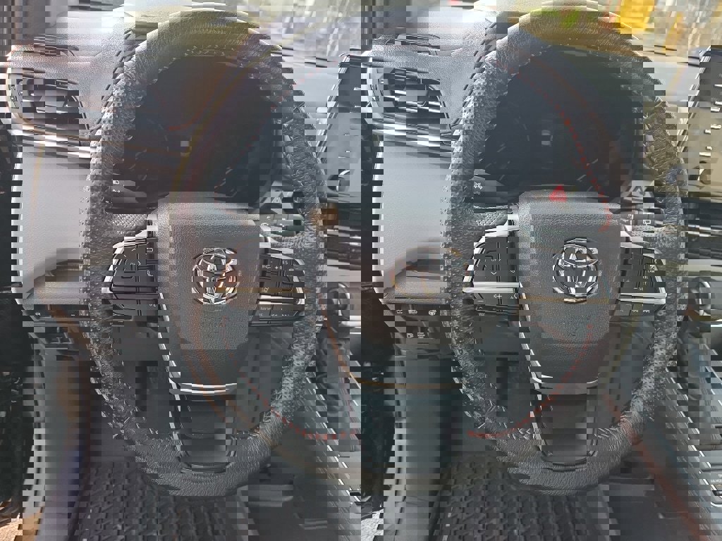 Used 2024 Toyota Sienna XSE image 20