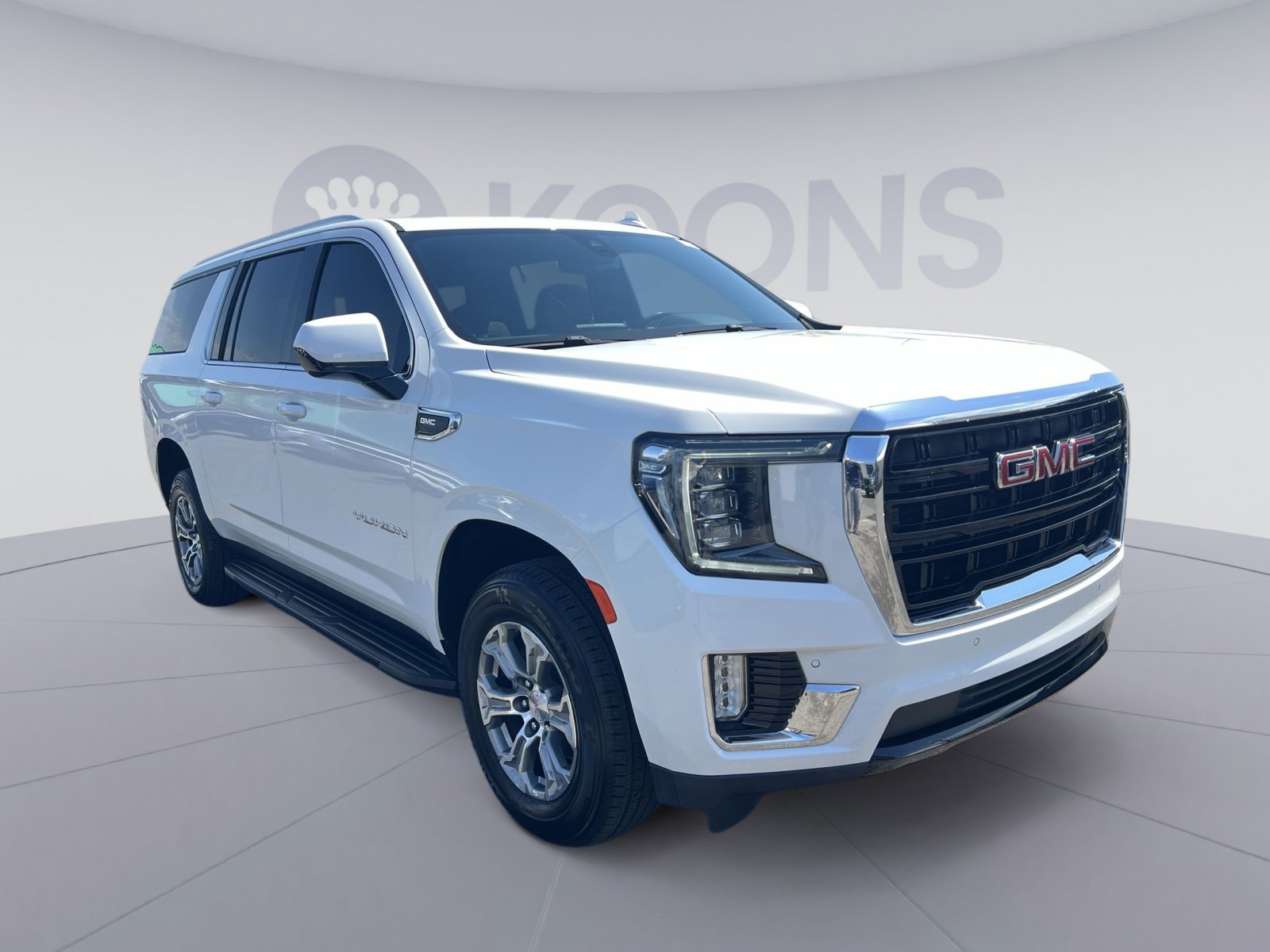 Used 2021 GMC Yukon XL SLE AWD/4WD image 2