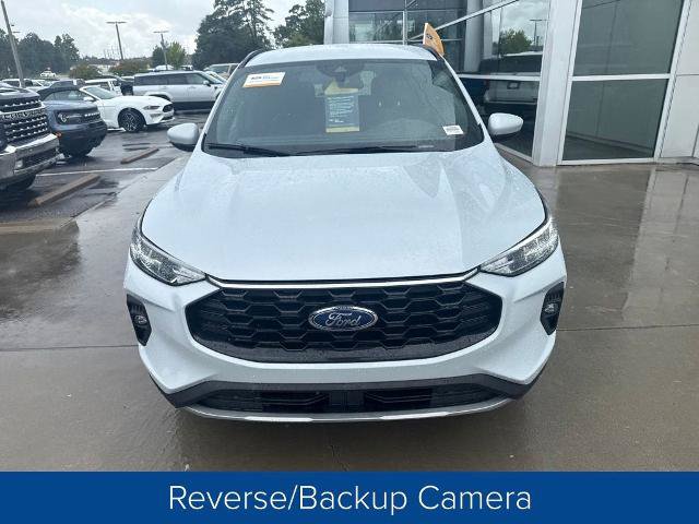 Certified 2025 Ford Escape ST-Line Select AWD/4WD image 2