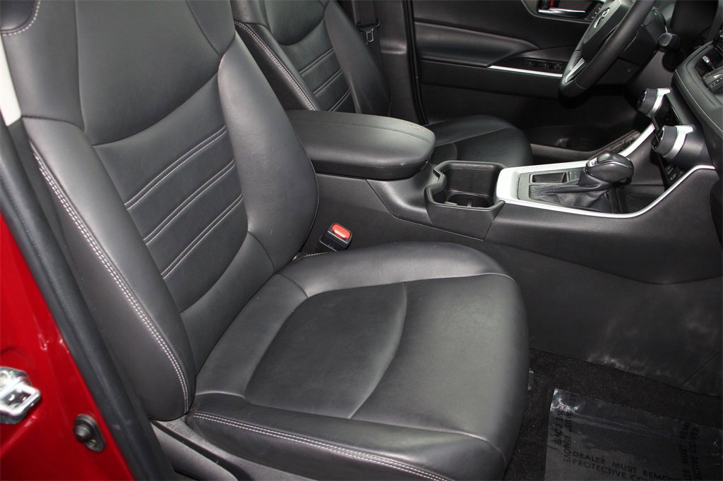 Used 2022 Toyota RAV4 XLE Premium image 29