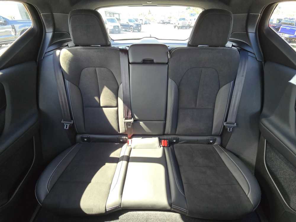 Used 2019 Volvo XC40 T5 R-Design image 17