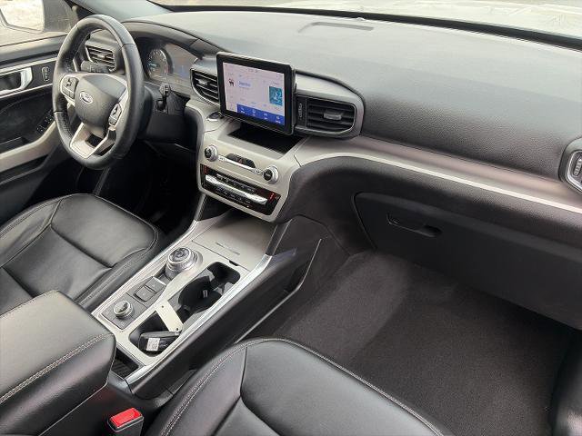 Certified 2022 Ford Explorer XLT w/ Equipment Group 202A image 25