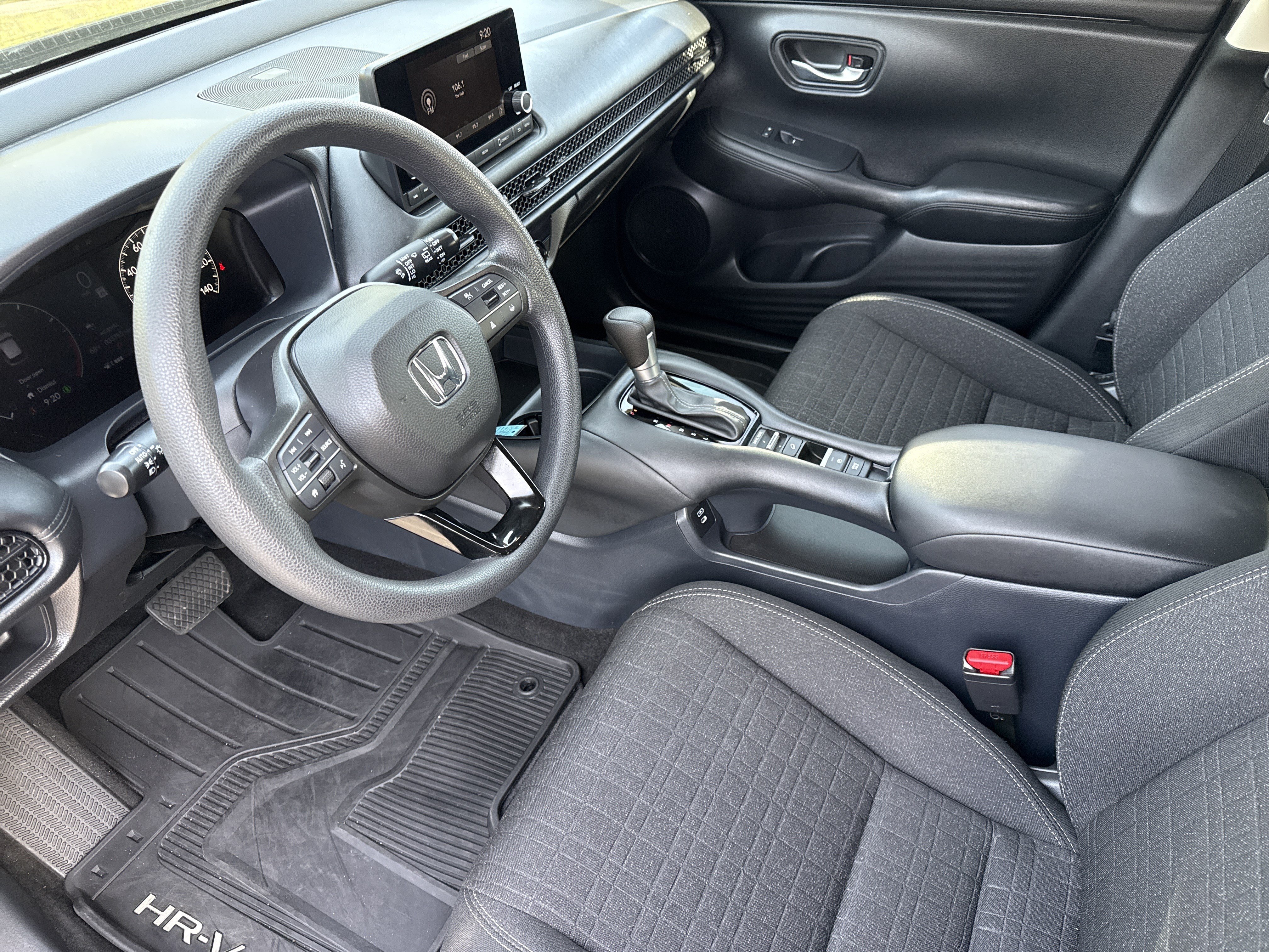 Used 2025 Honda HR-V LX image 9