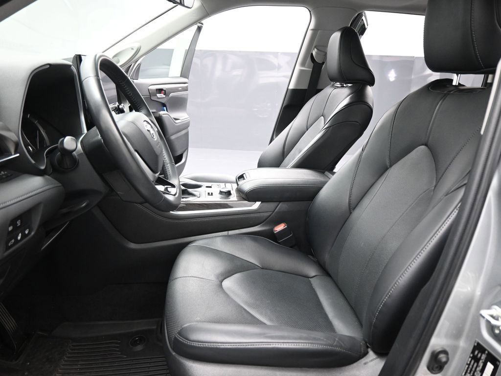 Used 2022 Toyota Highlander Limited image 38