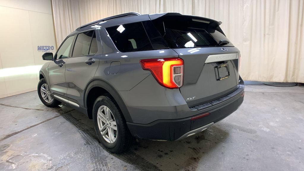 Certified 2022 Ford Explorer XLT w/ Equipment Group 202A image 4