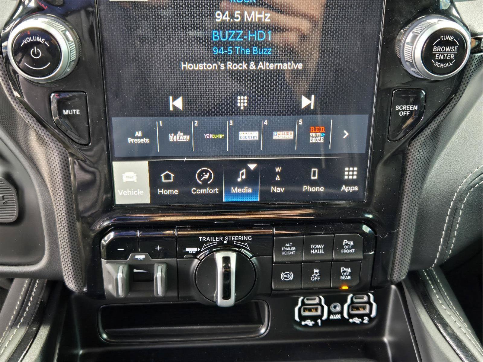 Used 2024 RAM 3500 Limited AWD/4WD image 17
