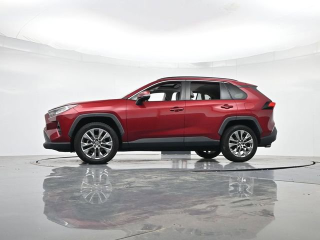 Used 2020 Toyota RAV4 XLE Premium FWD image 35