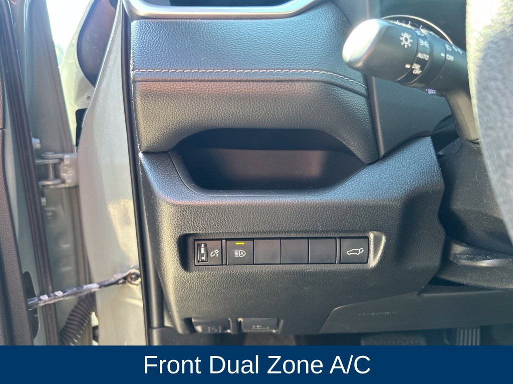 Used 2021 Toyota RAV4 XLE w/ Convenience Package FWD image 18