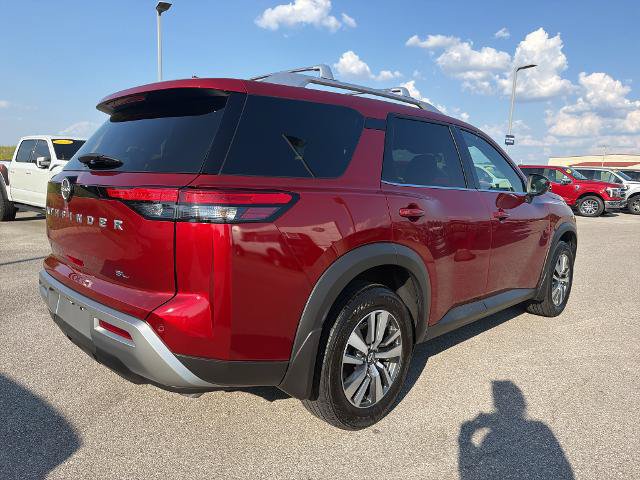 Used 2024 Nissan Pathfinder SL FWD image 5