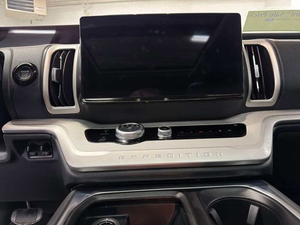 Certified 2025 Ford Expedition Active image 21