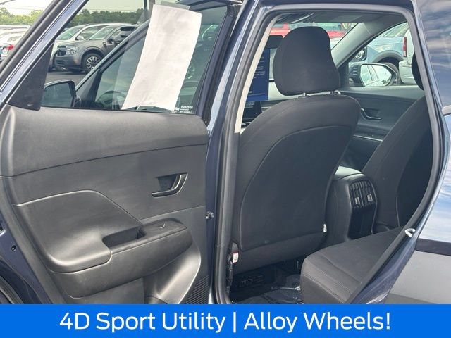 Used 2025 Hyundai Kona SEL FWD image 12