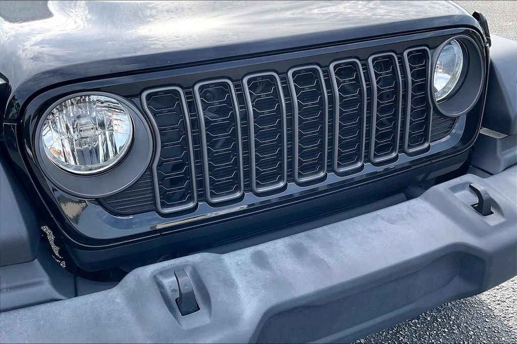Used 2024 Jeep Wrangler Unlimited Sport AWD/4WD image 28