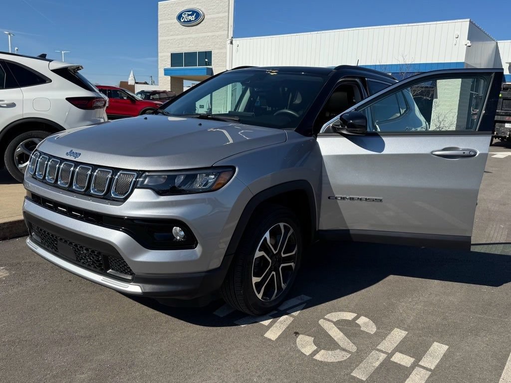 Used 2022 Jeep Compass Limited w/ Sun and Sound Group AWD/4WD image 31