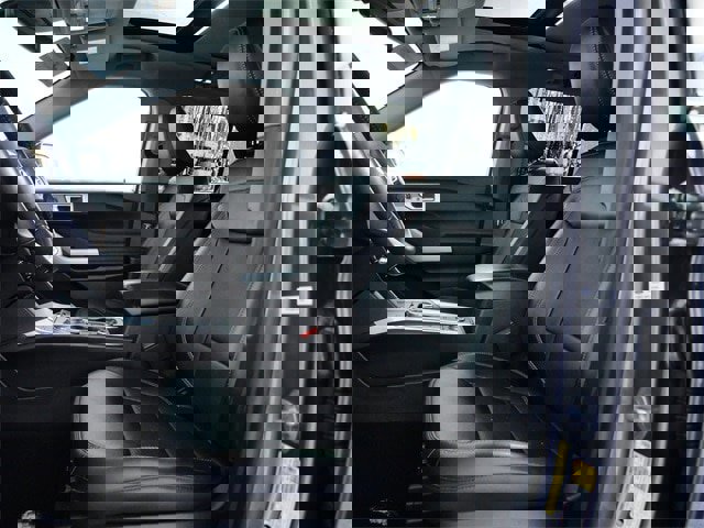 Certified 2023 Ford Explorer Limited w/ Equipment Group 301A image 17