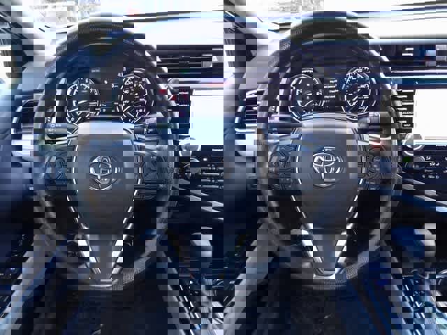 Used 2020 Toyota Camry LE w/ Convenience Package image 12