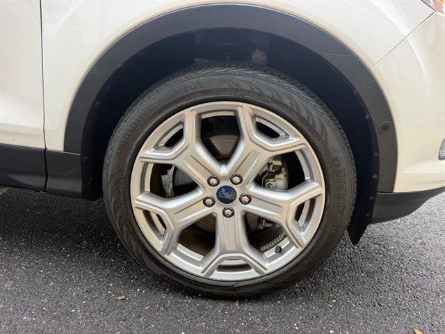 Certified 2019 Ford Escape Titanium AWD/4WD image 10