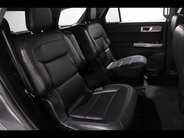 Certified 2024 Ford Explorer XLT w/ Equipment Group 202A AWD/4WD image 18