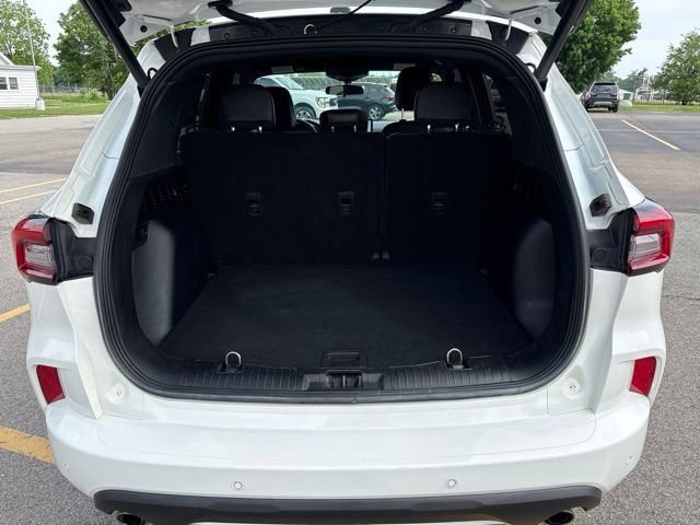 Certified 2023 Ford Escape ST-Line w/ Tech Pack #1 AWD/4WD image 14