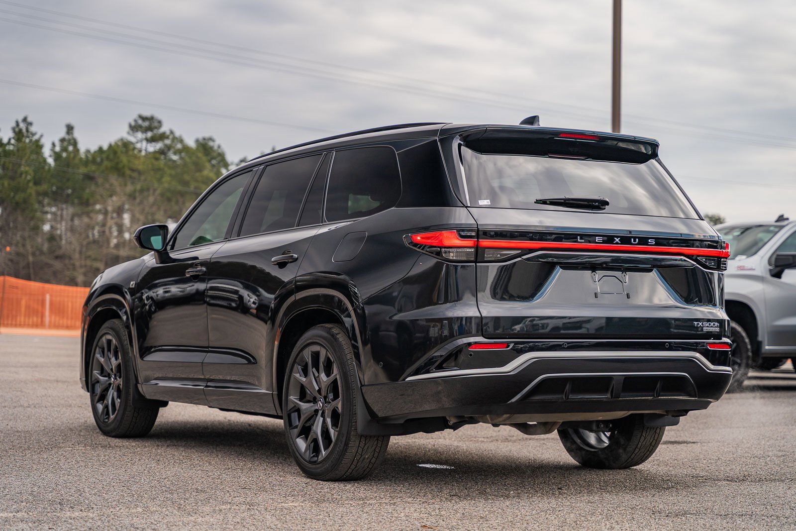 Used 2025 Lexus TX 500h 500h F SPORT Premium image 4