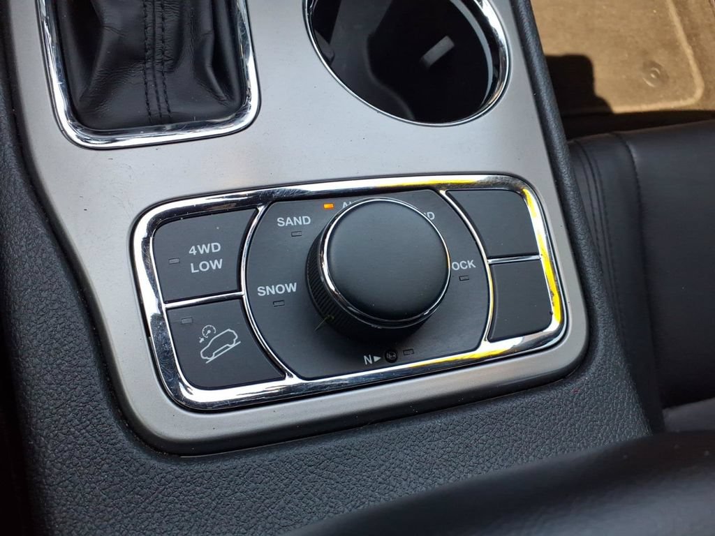 Used 2021 Jeep Grand Cherokee Limited AWD/4WD image 22