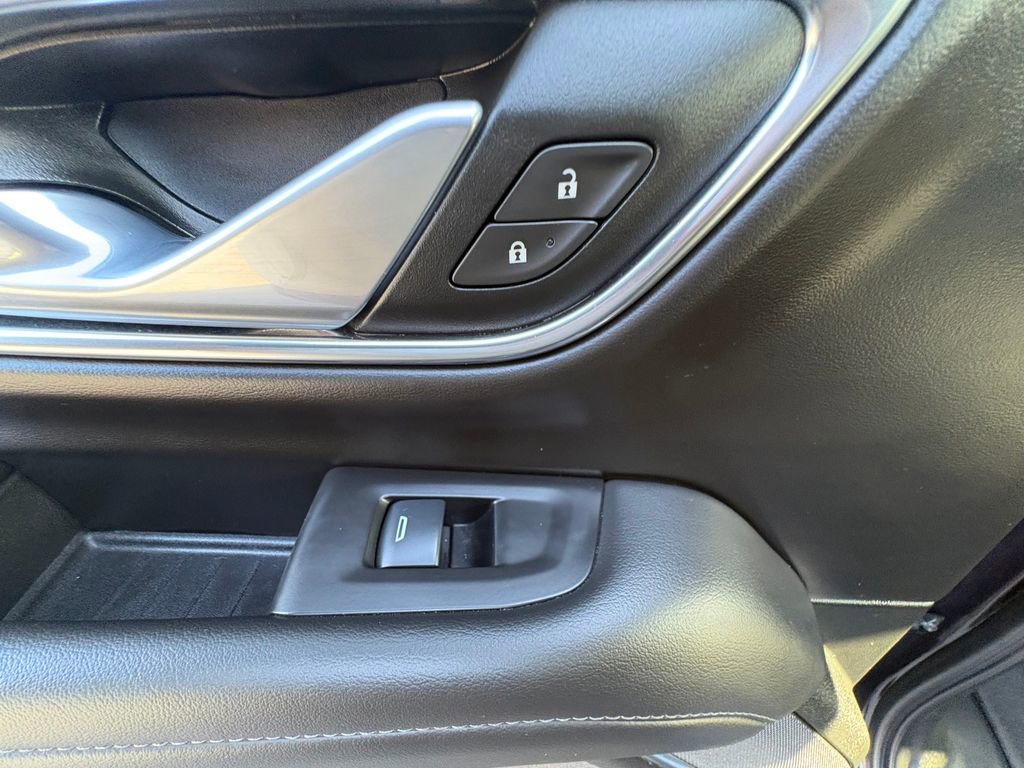 Used 2024 Chevrolet Tahoe Z71 w/ Z71 Off-Road Package image 26