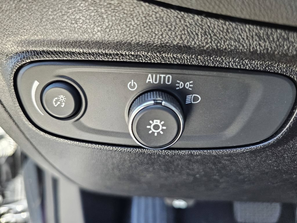 Used 2019 Chevrolet Equinox LT FWD image 23