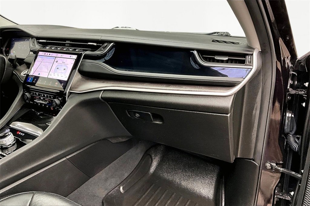 Used 2022 Jeep Grand Cherokee Limited 4xe w/ Luxury Tech Group II image 17