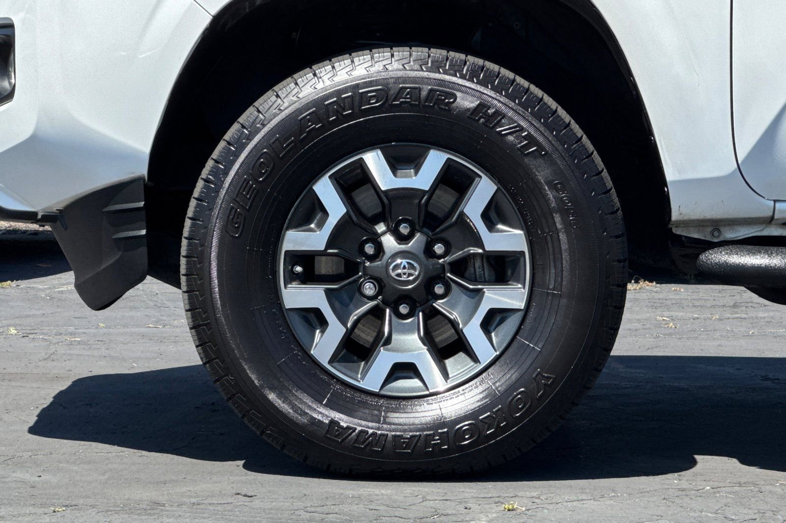 Used 2018 Toyota Tacoma SR5 RWD image 31