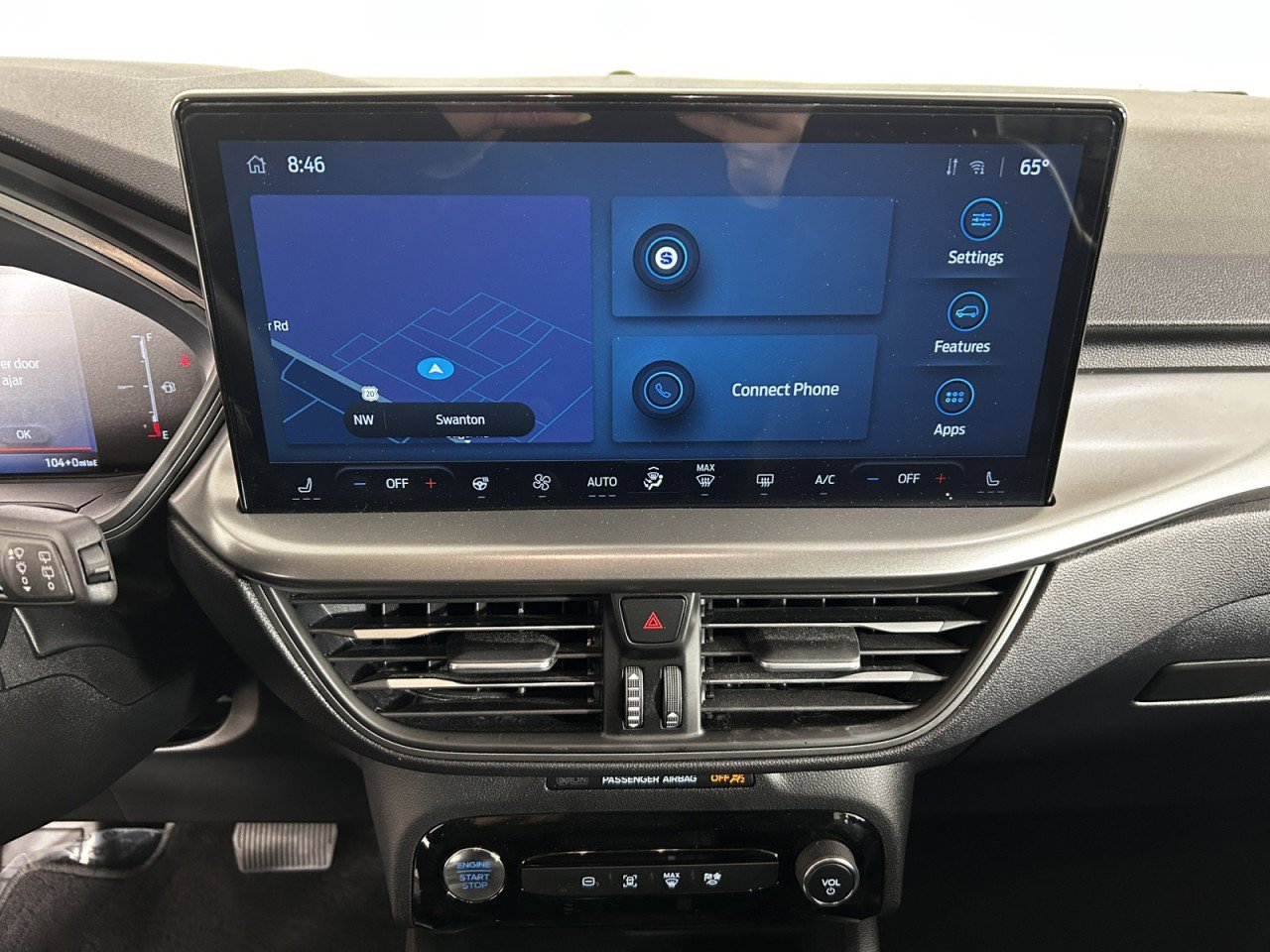 Certified 2025 Ford Escape SE FWD image 18