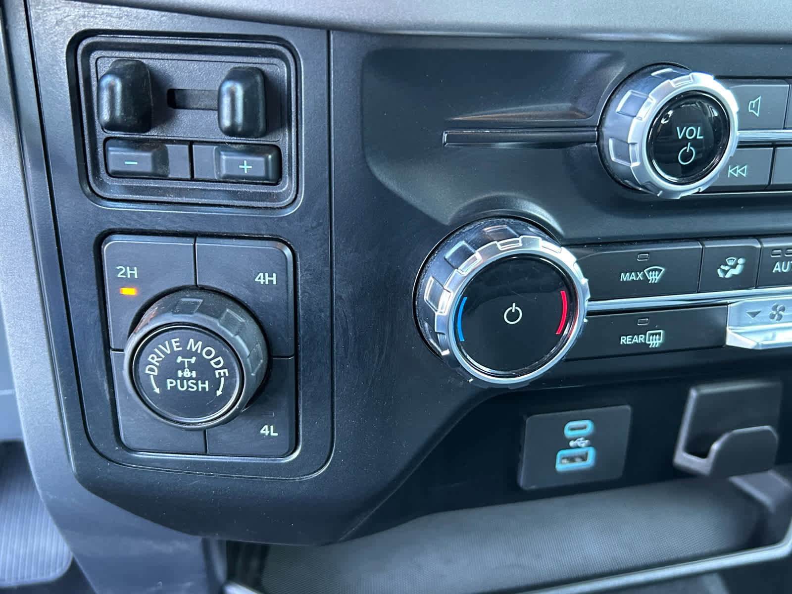 Certified 2024 Ford F150 XLT w/ Tow/Haul Package image 29