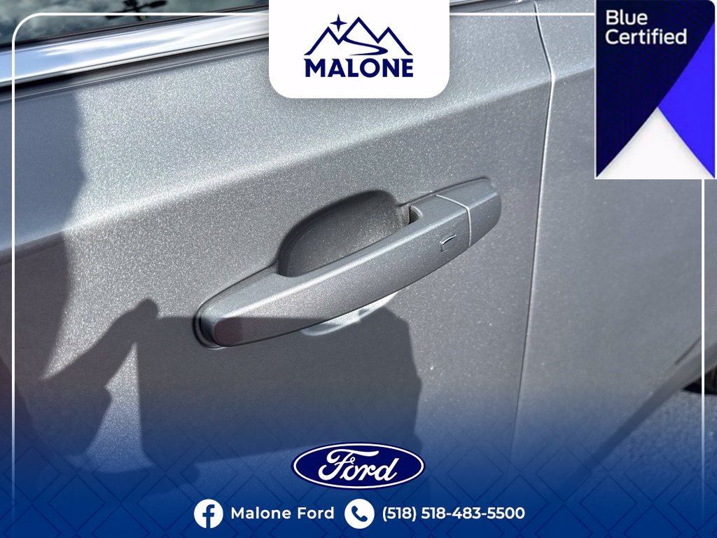 Used 2023 Chevrolet Traverse LT AWD/4WD image 16