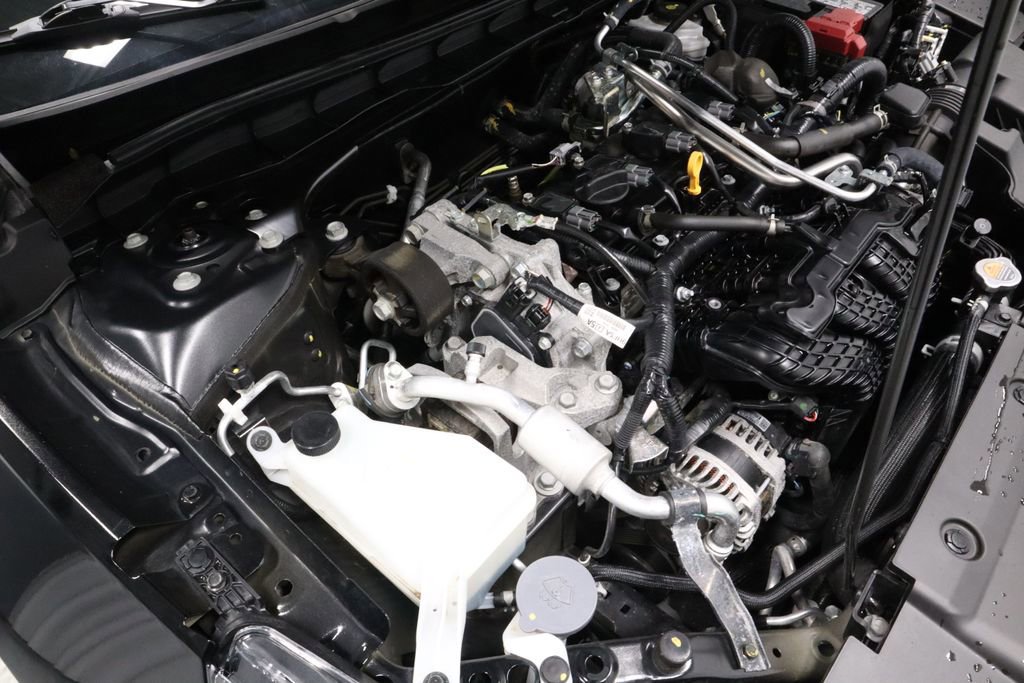 Used 2025 Nissan Altima 2.5 SV image 14