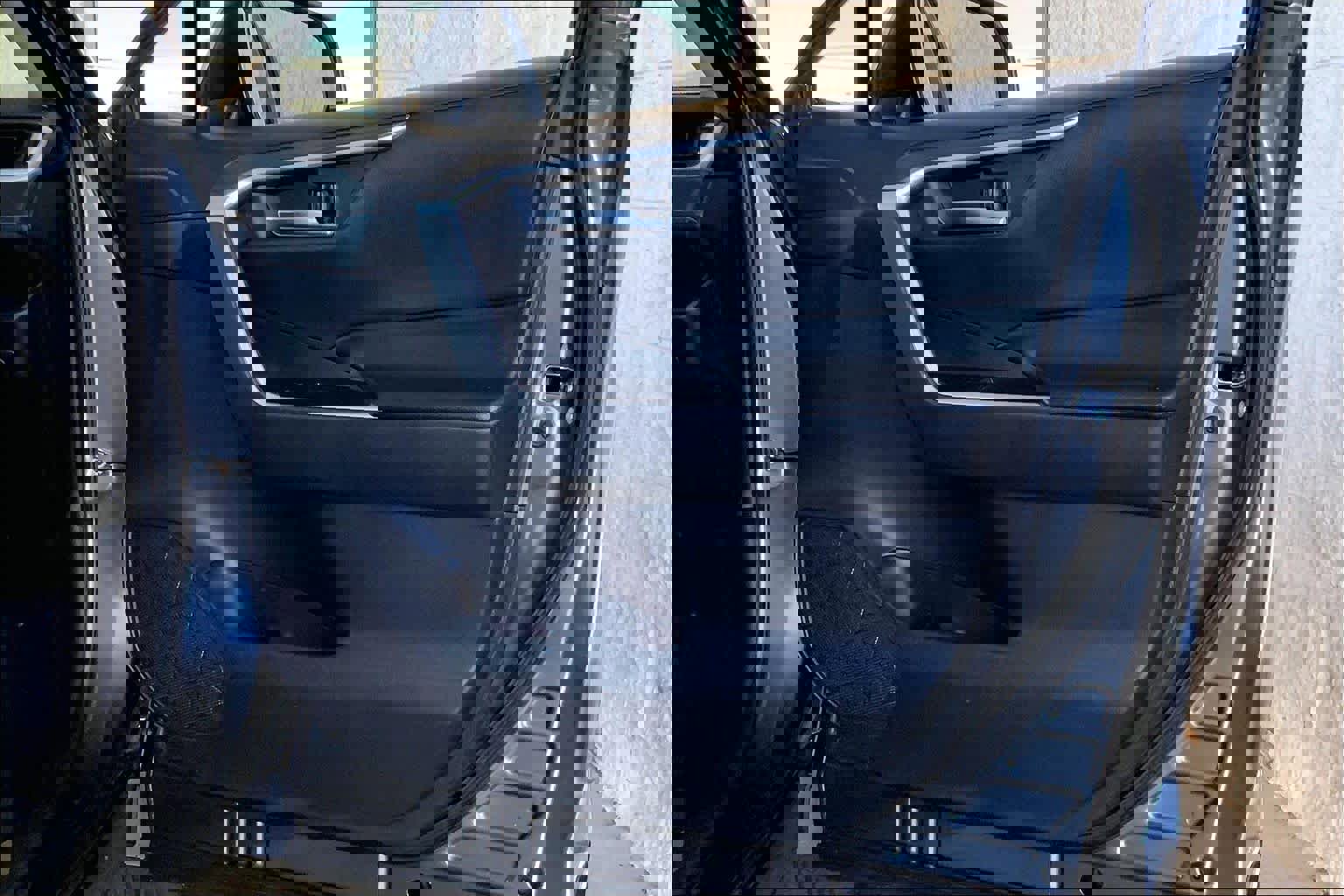 Used 2024 Toyota RAV4 XLE image 21