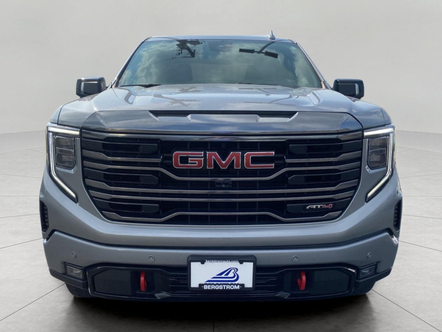 Used 2023 GMC Sierra 1500 AT4 w/ AT4 Premium Package AWD/4WD image 4