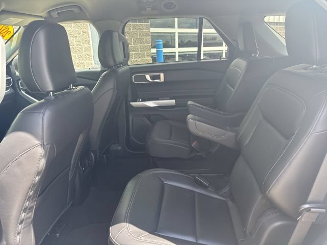 Certified 2024 Ford Explorer XLT w/ Equipment Group 202A AWD/4WD image 31