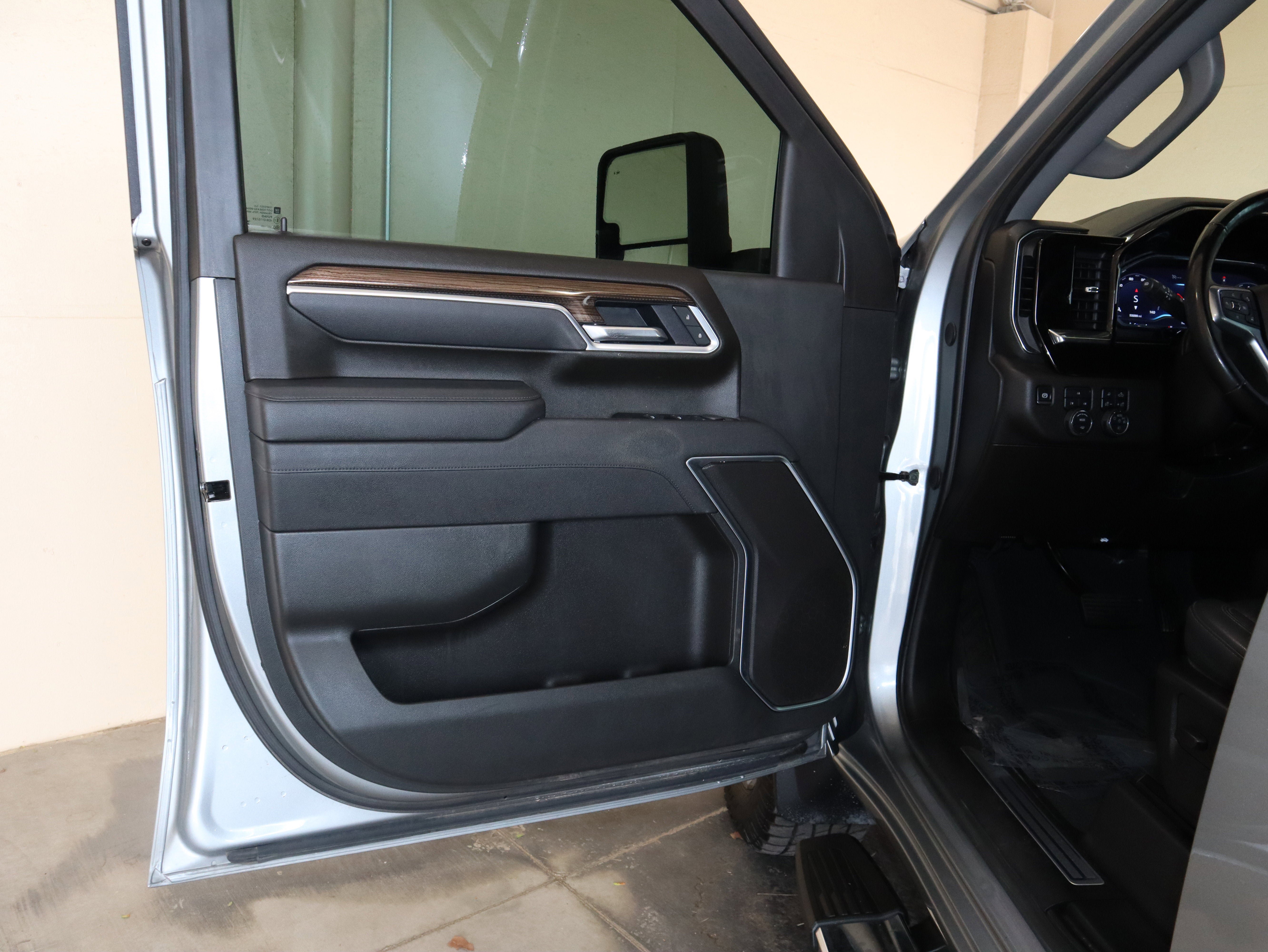 Used 2025 Chevrolet Silverado 2500 LT w/ Texas Edition AWD/4WD image 33