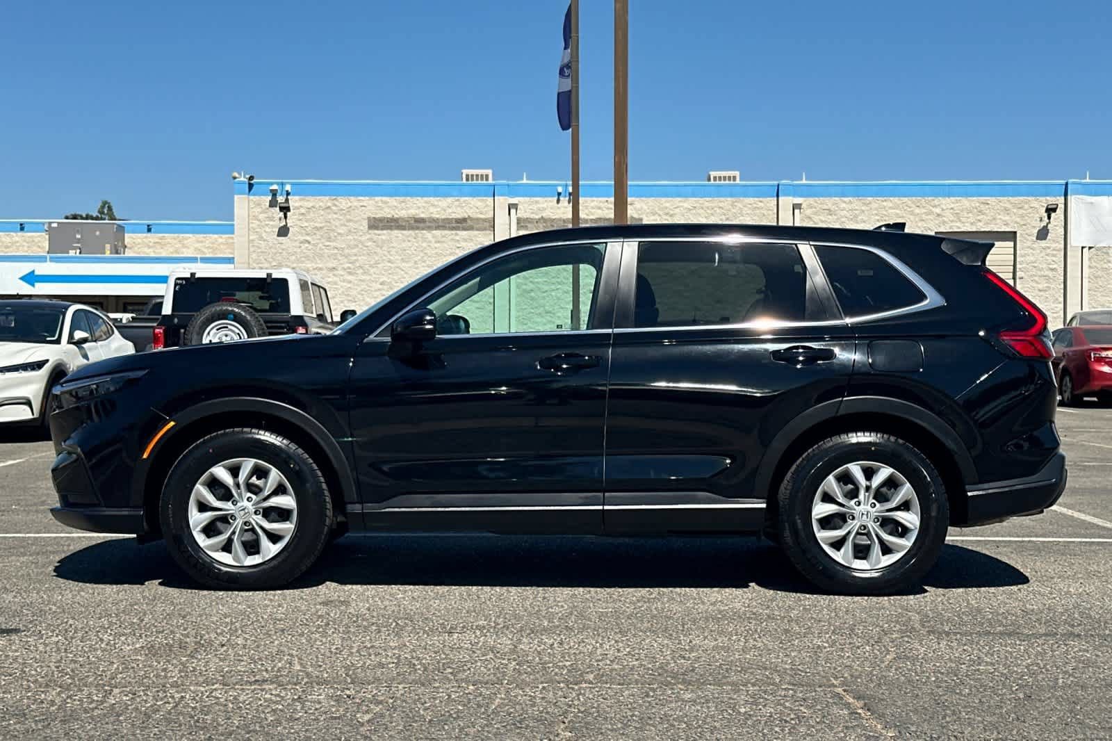 Used 2025 Honda CR-V LX image 6