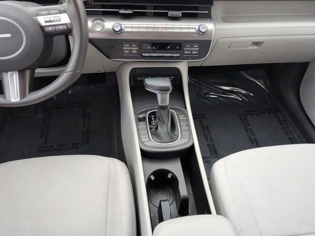 Used 2025 Hyundai Kona SEL image 18