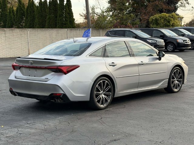 Used 2019 Toyota Avalon XSE w/ All Weather Liner Package FWD image 5
