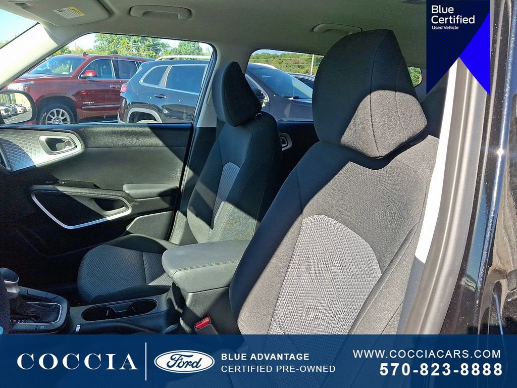 Used 2023 Kia Soul LX w/ LX Technology Package image 14