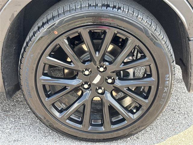 Used 2023 Cadillac XT4 Sport AWD/4WD image 9