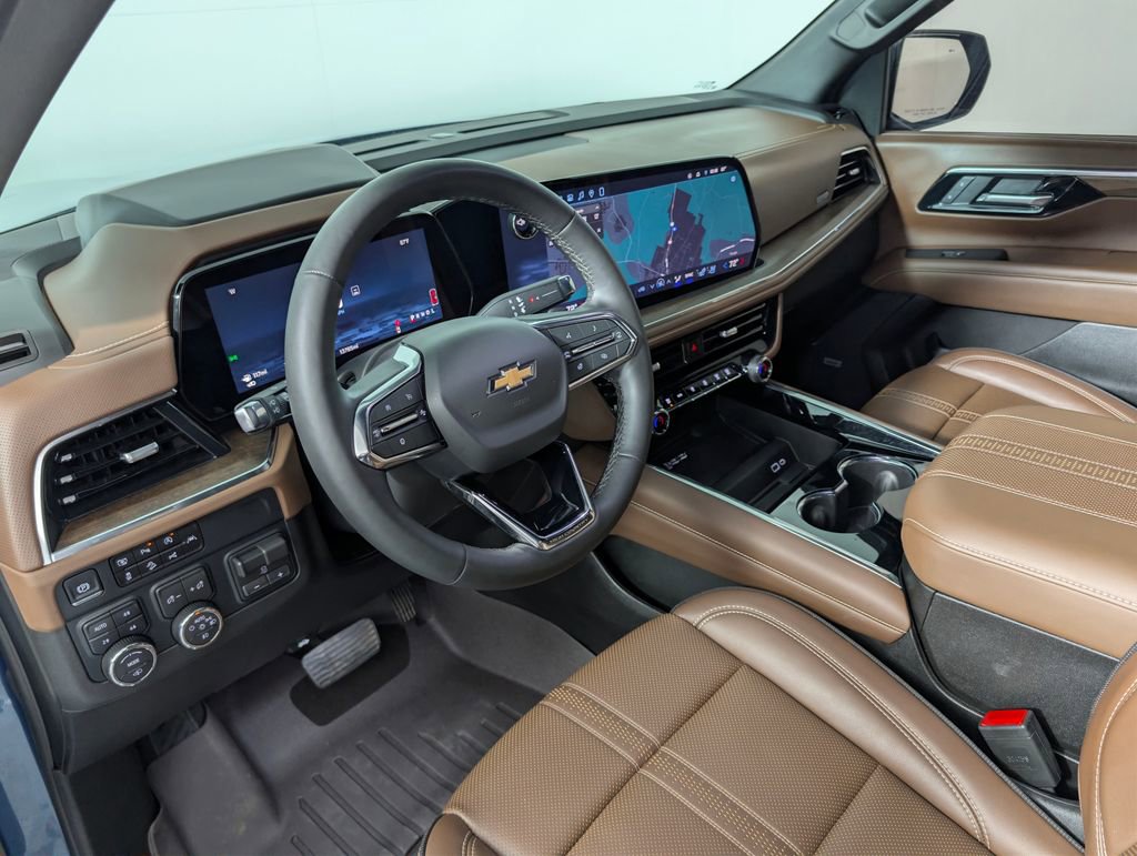 Used 2025 Chevrolet Tahoe High Country AWD/4WD image 23