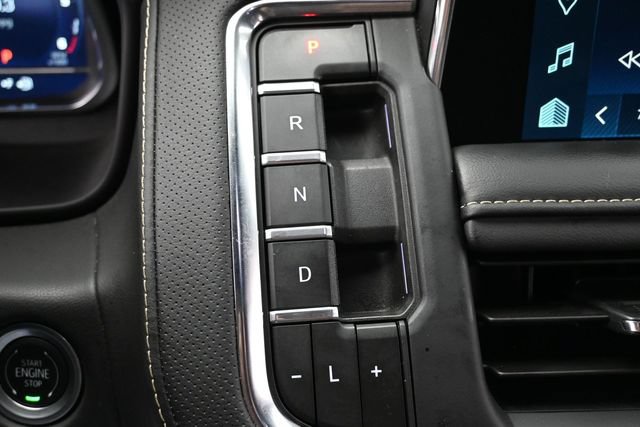 Used 2024 Chevrolet Suburban Premier AWD/4WD image 24