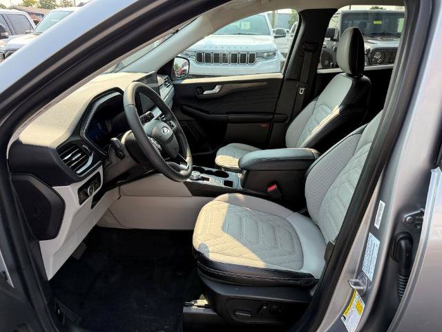Certified 2023 Ford Escape Platinum w/ Premium Technology Package AWD/4WD image 14