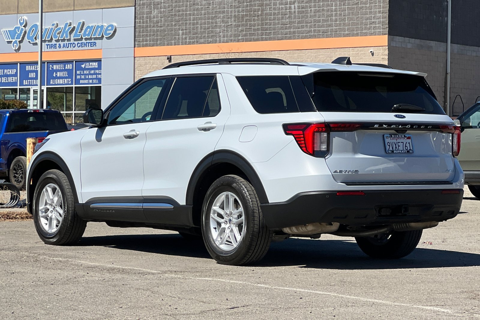 Certified 2025 Ford Explorer Active AWD/4WD image 6