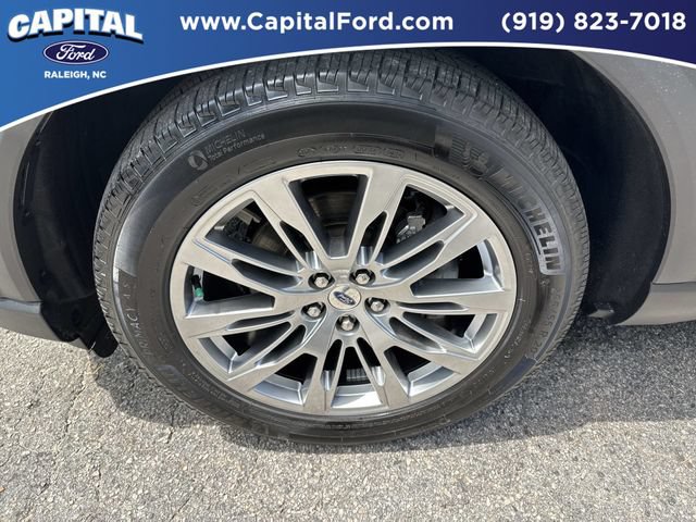 Certified 2025 Ford Explorer Platinum RWD image 13
