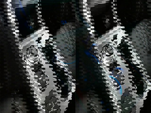 Certified 2023 Ford Edge Titanium w/ Class II Trailer Tow Package image 18