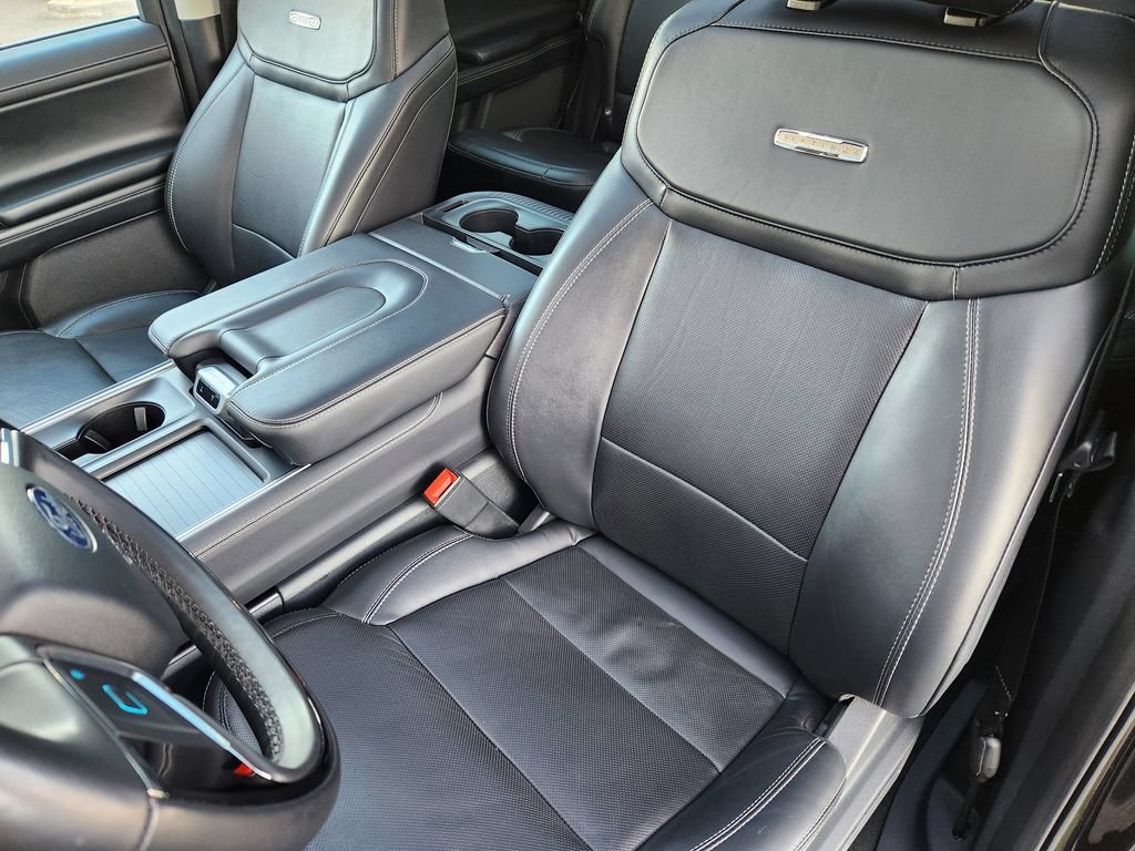 Certified 2025 Ford Expedition Platinum AWD/4WD image 11