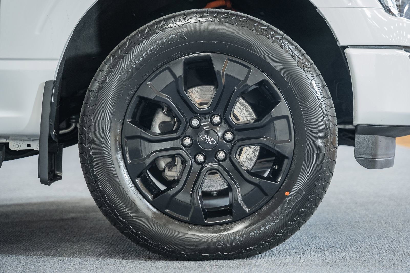 Certified 2023 Ford F150 Lariat w/ Equipment Group 502A High image 25