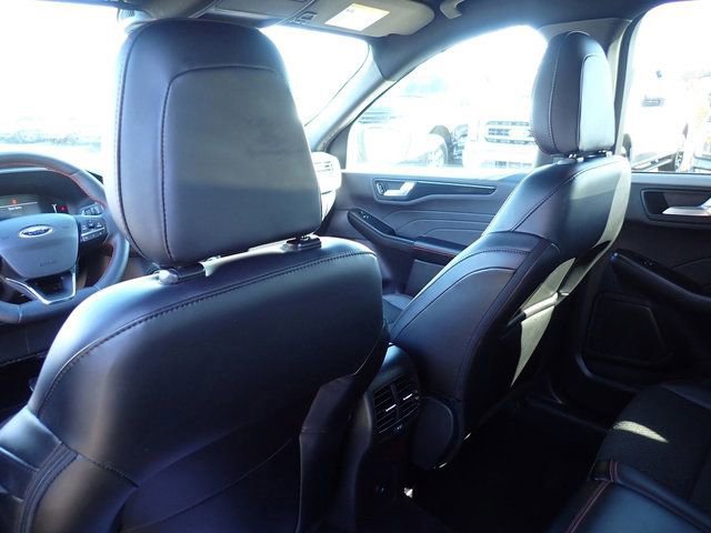 Certified 2025 Ford Escape ST-Line Select AWD/4WD image 16